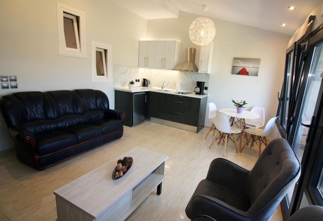Santa Barbara Lakis Apartments Perivólion 外观 照片