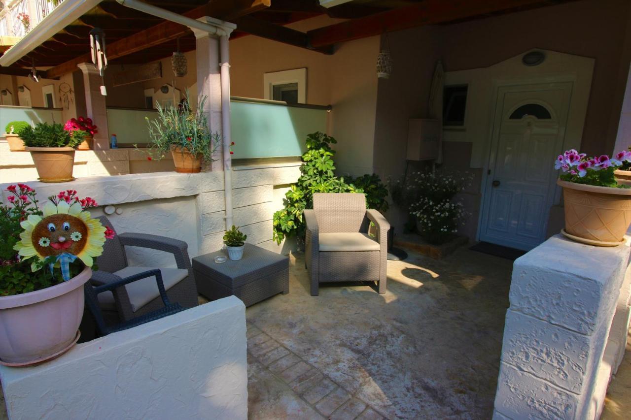 Santa Barbara Lakis Apartments Perivólion 外观 照片